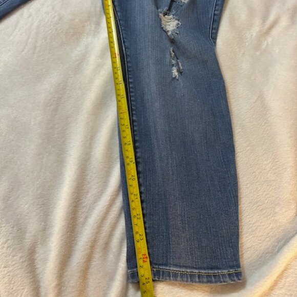 Torrid Bombshell Skinny Jeans Women’s 26S Distressed Dark Wash Stretch Denim - Picture 2 of 4